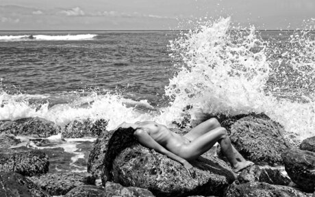 Lela Loren erotic star images