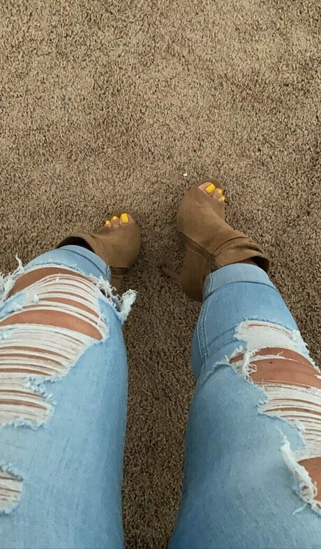 Emelh827 pornstar perfect img