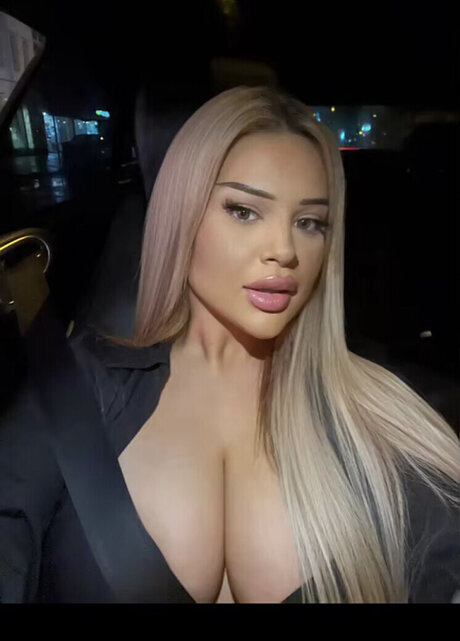 Nilufarsra star best pictures