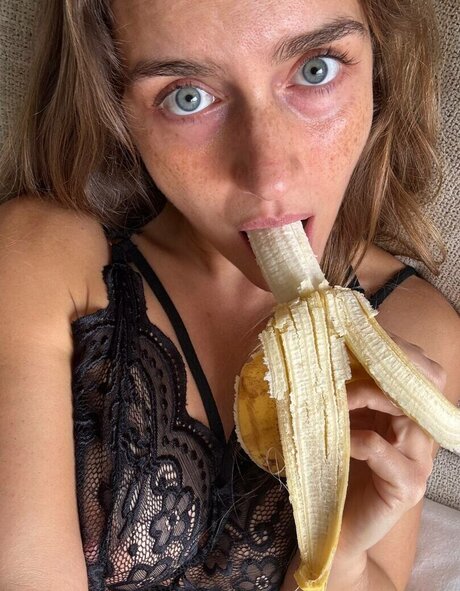 Oruzan star erotic picture