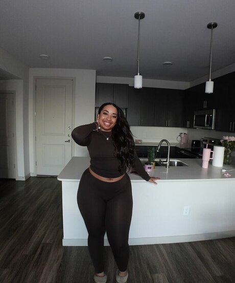 Themillieelise perfect pornstar image