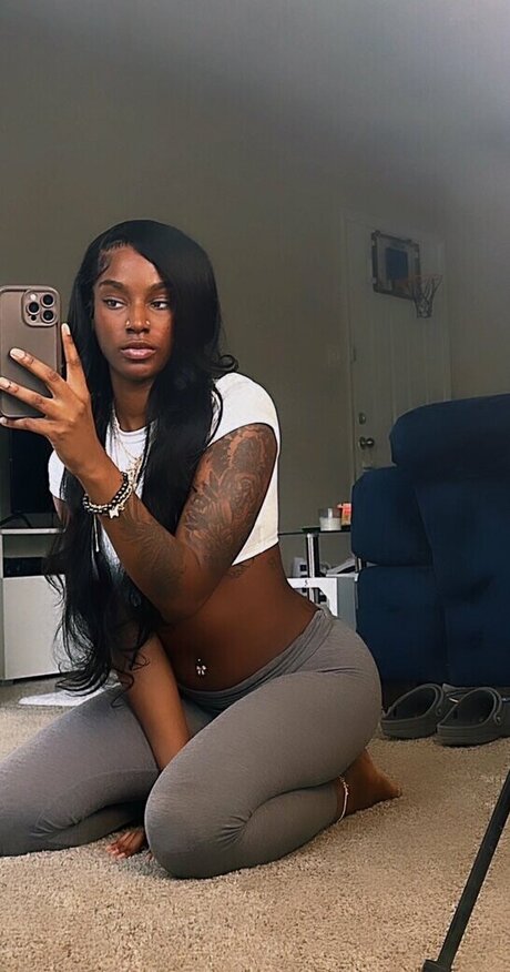 lauryntierre pornstar sexy photo