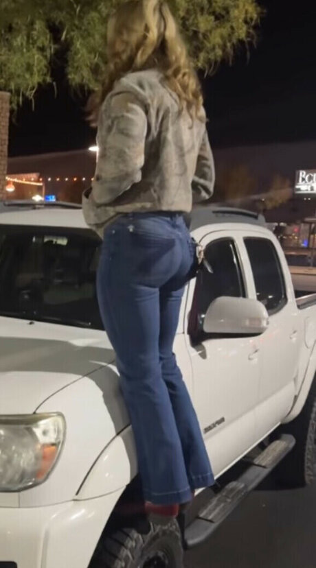 Jordan Blue exclusive pornstar pictures