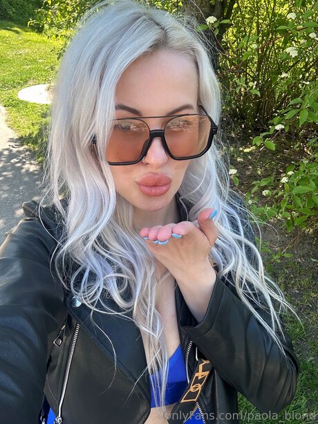 Paola blond model erotic pictures