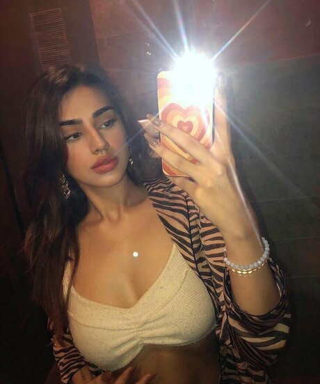 Pakhi Gadh star adult pictures