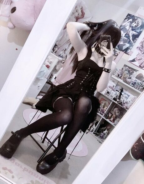 nadecola9 art model img