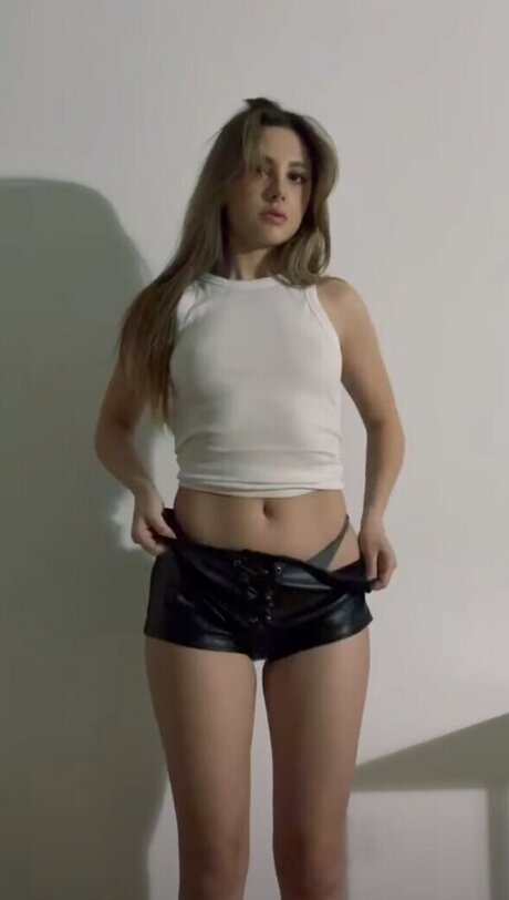 zeybik erotic pornstar img