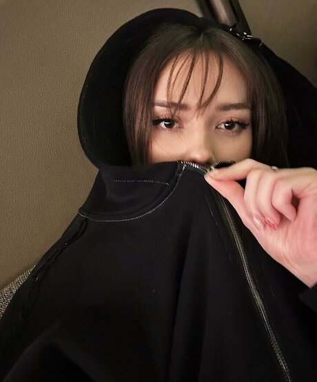 mildixs exclusive pornstar pic