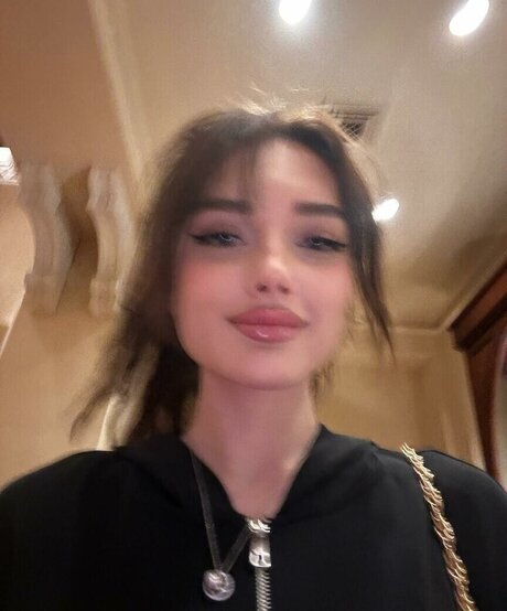 mildixs porn actress img