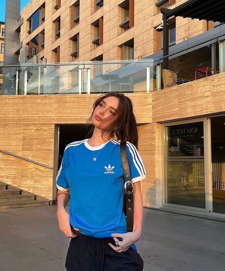 mildixs high quality pornstar image