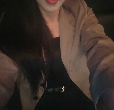 suyeoniiii_ art model picture