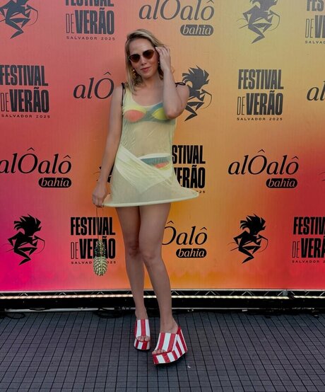 Leticia Colin star porn archive