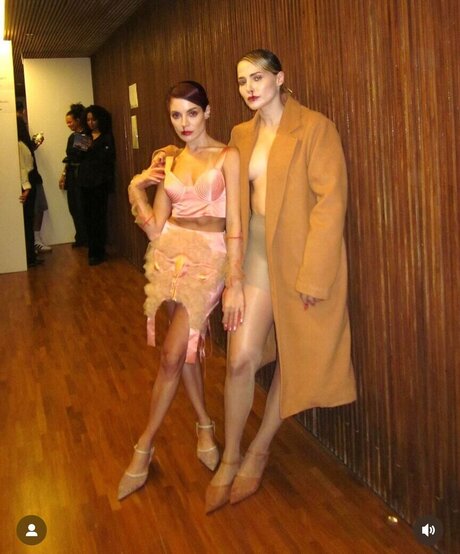 Leticia Colin naked model galleries