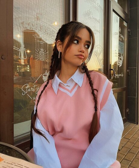 Sofia Chernasova hd model pic