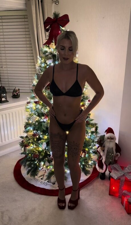 Emily Walters adult star img