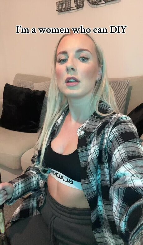 Emily Walters model art galleries