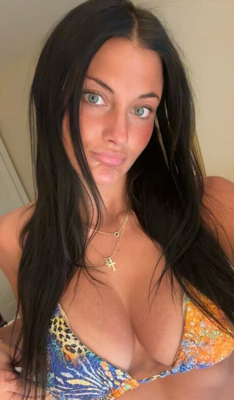 Kylie Mogen naked actress picture