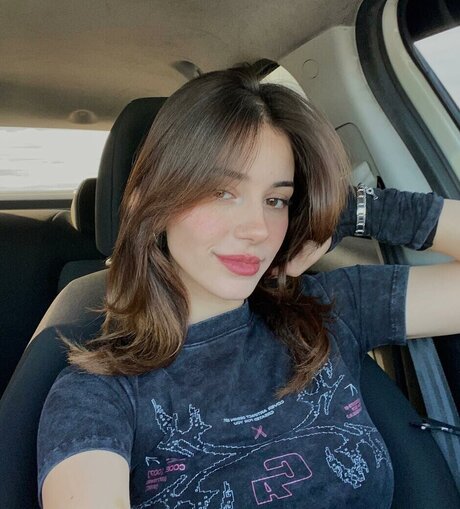 ebrarkrbkn pornographic model pic