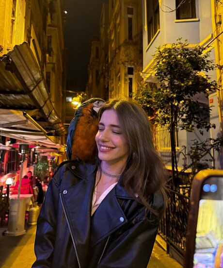 ebrarkrbkn naked star picture