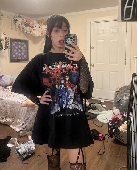 prettyalchemist exclusive model pic