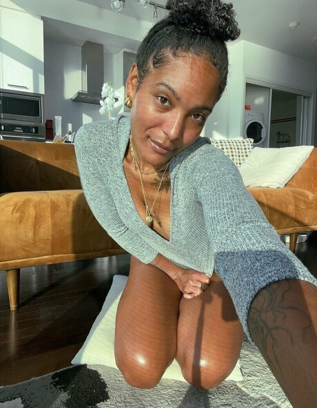 Leo London high quality star photos