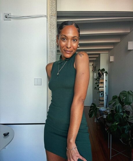 Leo London pornstar perfect image