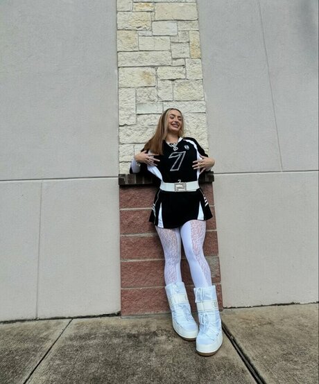 des suzanne naked actress archive