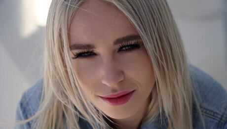 Arteya Dee nice pornstar pics