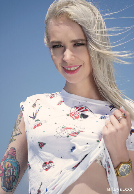 Arteya Dee nude actress photos