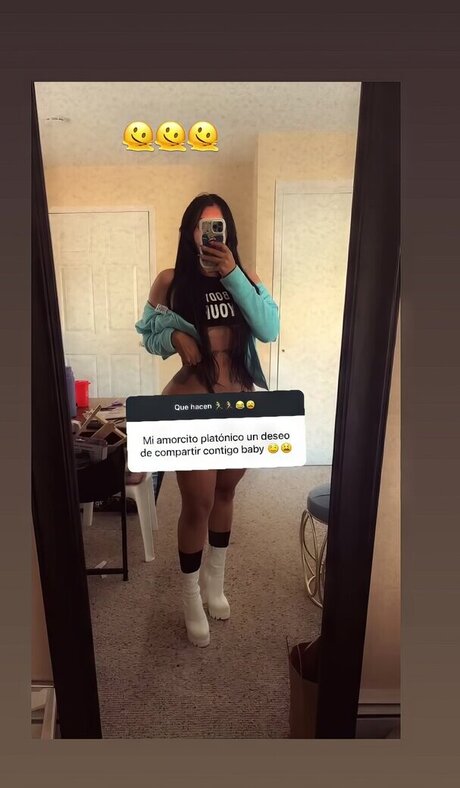 Yinett Baez pretty model photo