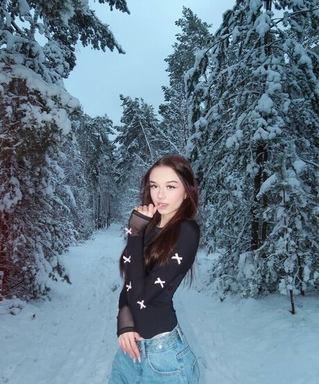 Mela Pustelnik model beautiful images