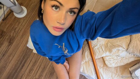 spicymumi nudes star image