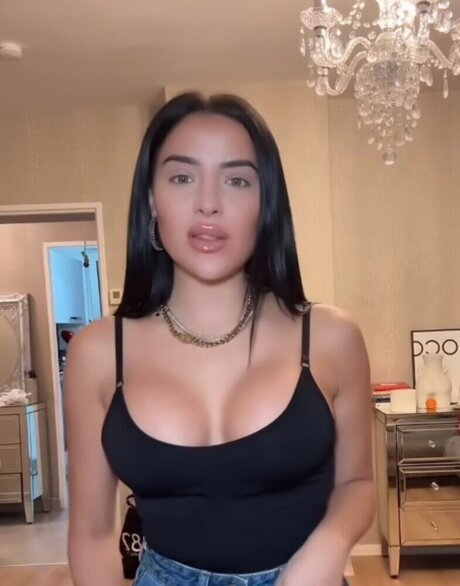 Leyla Lahouar model hot photo