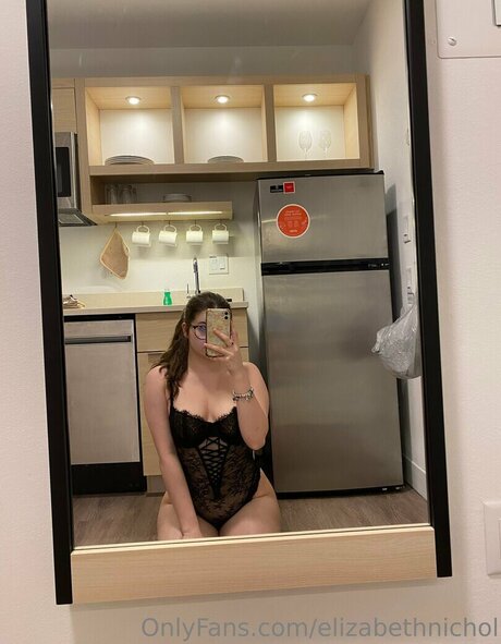 elizabethnichol hd pornstar pic