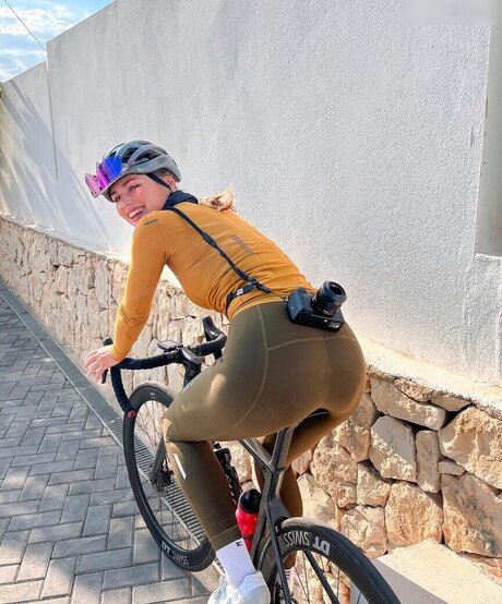 Puck Moonen pornstar hd img