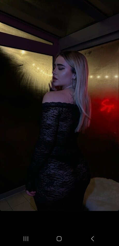 Luisa Fr h model adult image