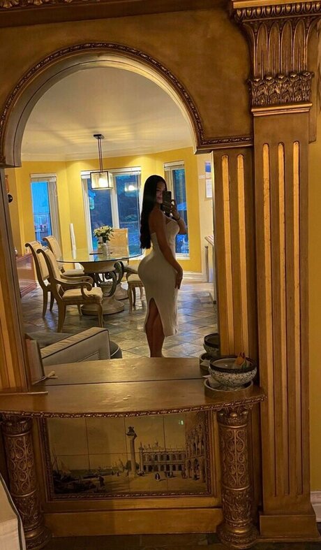 Kiana Dufour hot star images