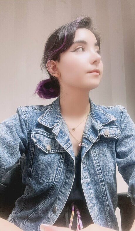 Julyjinku naked model galleries