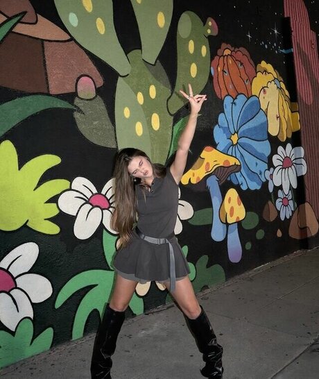 Savannah Clarke model img