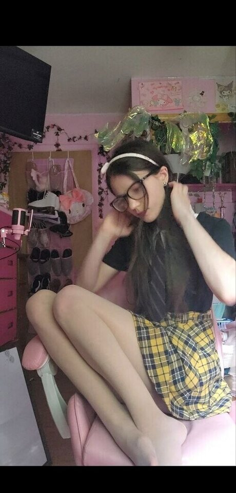 Ariel Harris nudes actress galleries