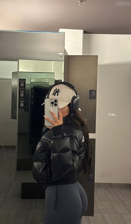 Merve zkan top pornstar pic