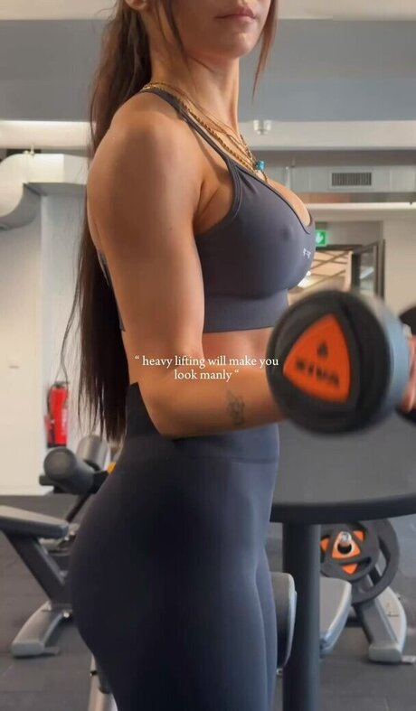 Merve zkan pornstar pretty images