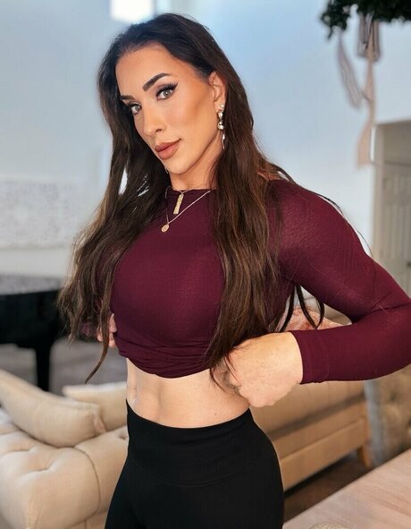 Gabbi Tuft nude actress picture