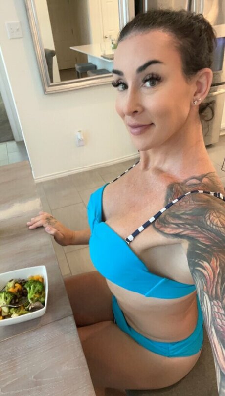 Gabbi Tuft star nude pictures