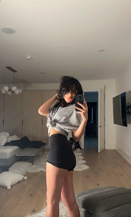 Melody Oz erotic actress picture