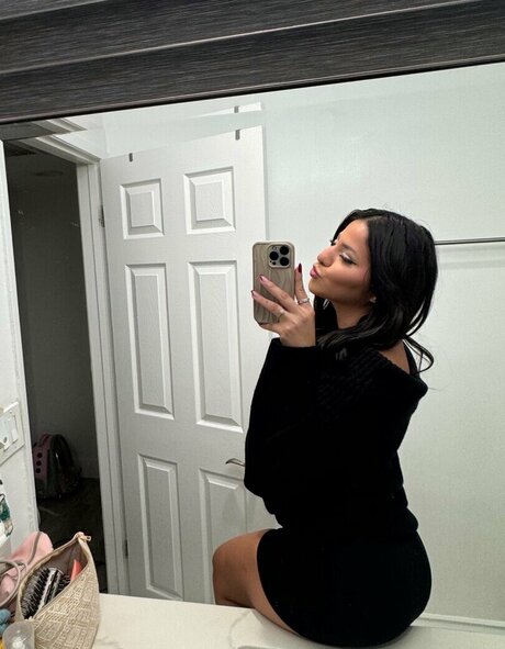 Jackie Figueroa model porn photo