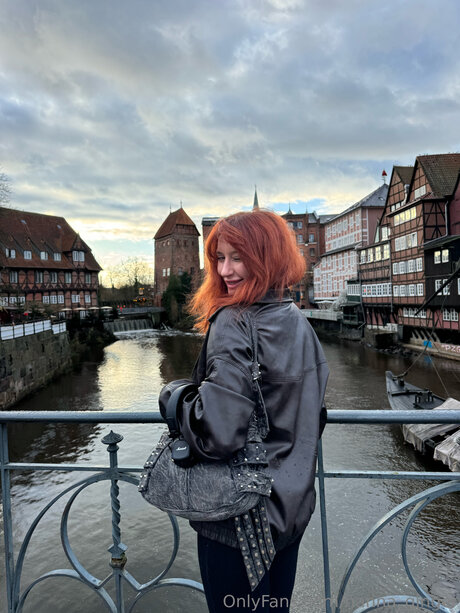 petite skinny onlyfans pornographic images