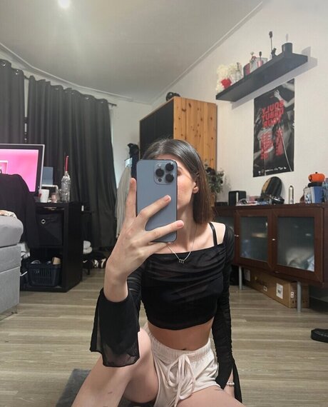 Elenafee sexy pornstar image