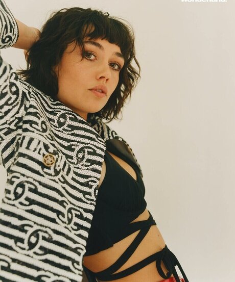 Sydney Chandler actress image