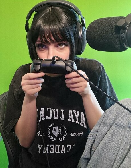 Misschalice star sexy photo